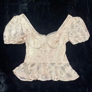 Cute trendy top!